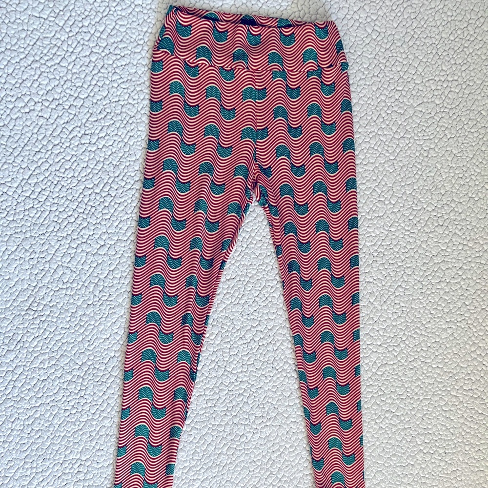 LulaRoe Americana leggings!!!